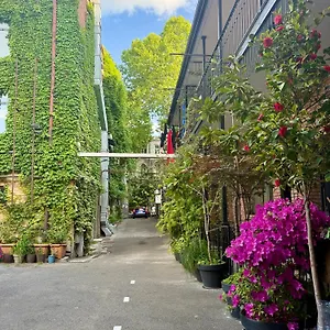 Old Apartments1 טביליסי